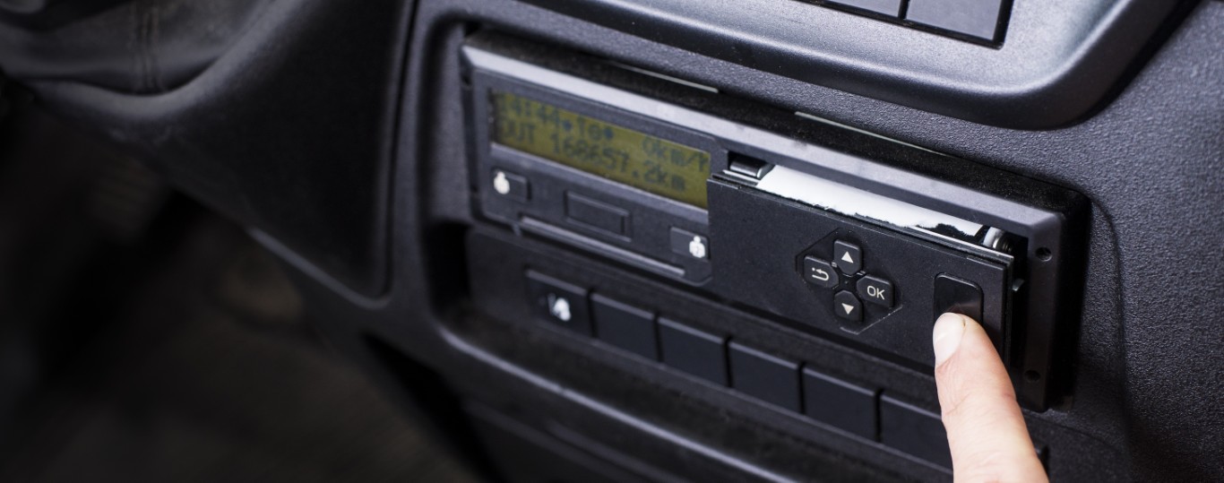 Tachografy w busach o DMC powyżej 2,5 t do 3,5 t od 1 lipca 2026 r. – kogo obejmie obowiązek i jak się przygotować?